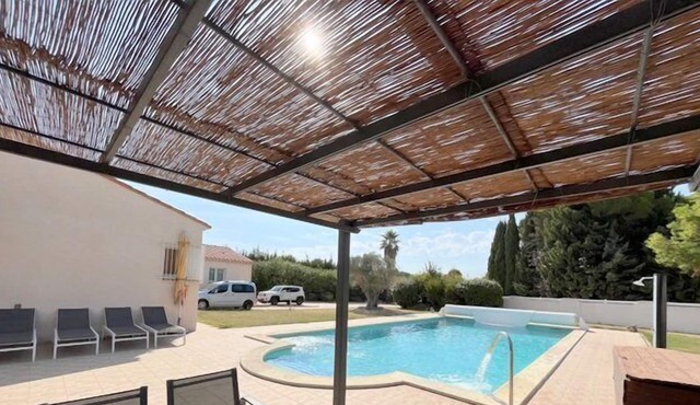 Pleasant villa with private pool 6IDC4