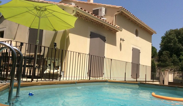 Pleasant villa at the foot of the ventoux with pool, near a lake