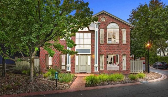 Please don't book- I don't take guests the website doesn't allow me to delete ad