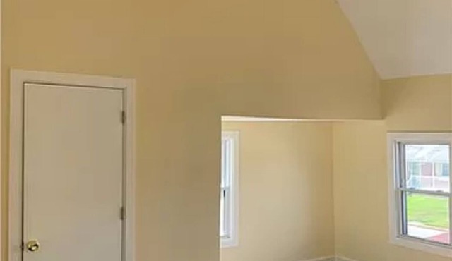 Plenty of sleeping spaces. all the amenities of home. Great deck for relaxation