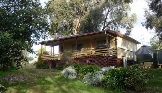 Plough Cottage is a charming and cozy getaway for the family at a cheap price