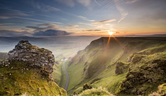 Plough Cottage - Luxury 2 bed Cottage in the Beautiful Village of Bradfield