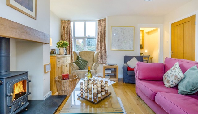 Ploughmans Cottage - Two Bedroom House, Sleeps 4