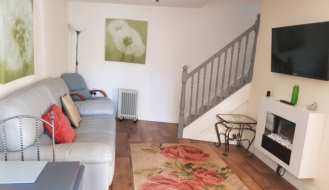 Plover Cottage Lindley. Little Gems to accommodate you