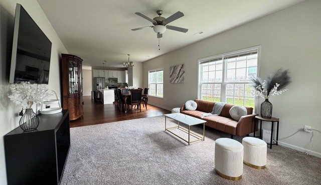 Plum & Olive - Entire Home 15 Min to LU