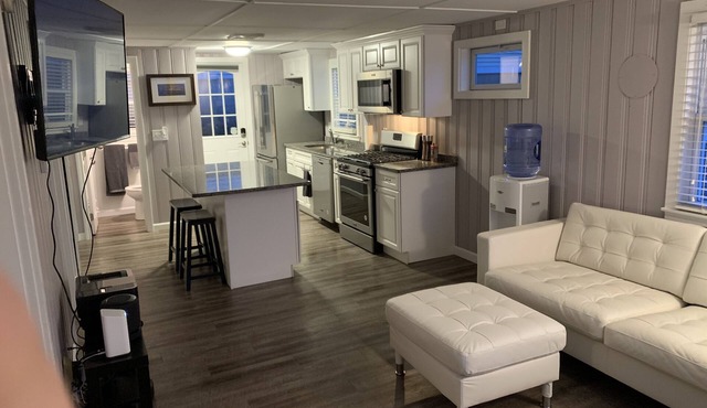 Plum Place - Dog Friendly, Steps from the beach