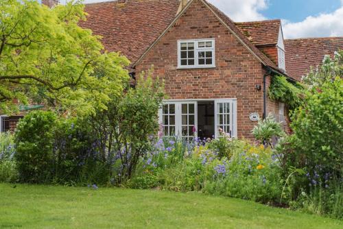 Plum Pudding Stables by Bloom Stays