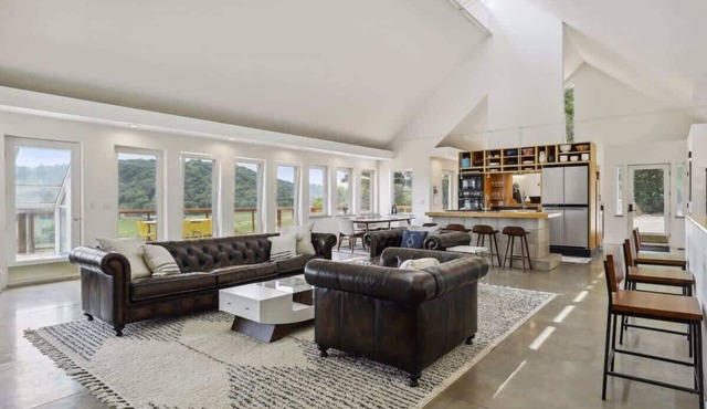 Plum Valley: Luxury Retreat with Nature's Beauty