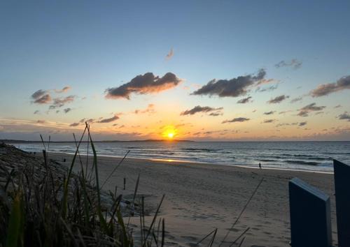 Plumeria Cottage Haven by the Beach 25mins from Sydney CBD