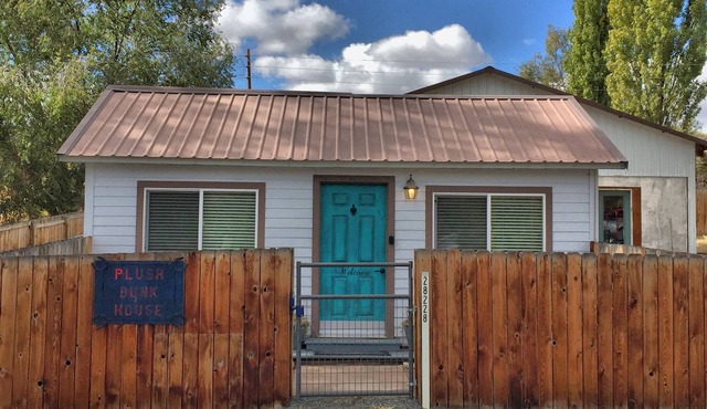 Plush Bunkhouse Hart Mountain