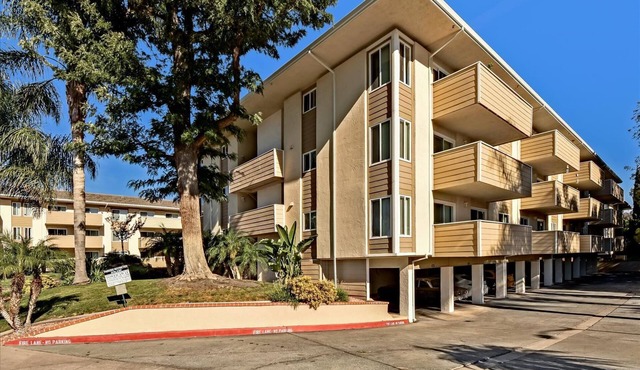 Plush, Furnished 2 BR Silicon Valley Corporate Suite