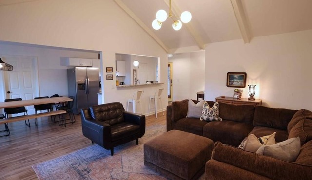 Plush in the Pines- 4br & Game Room!