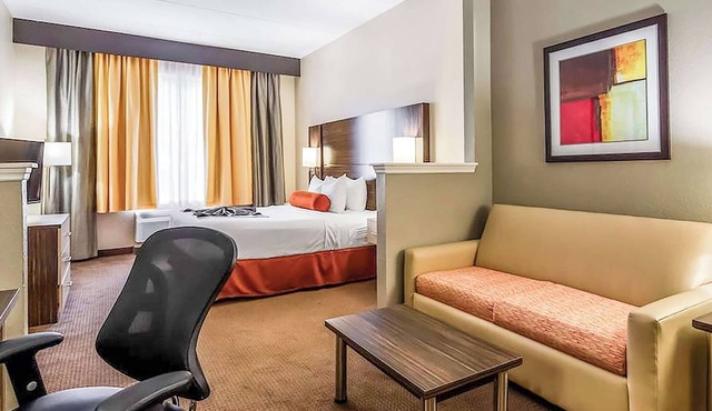 Plush Orlando Getaway - Perfect for Theme Park Days | Relaxing Space w/Pool