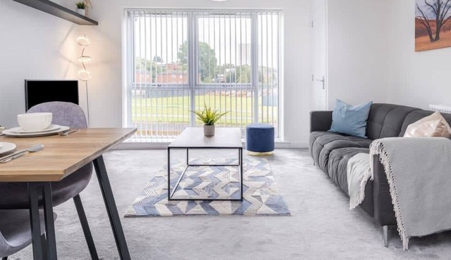 Pluxa Modern Inn***** Luxury 2 Bedroom Apartment in City Centre with Car Park