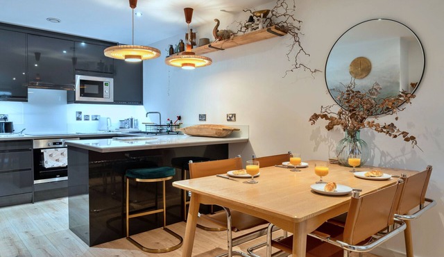 Plymouth City Apartment