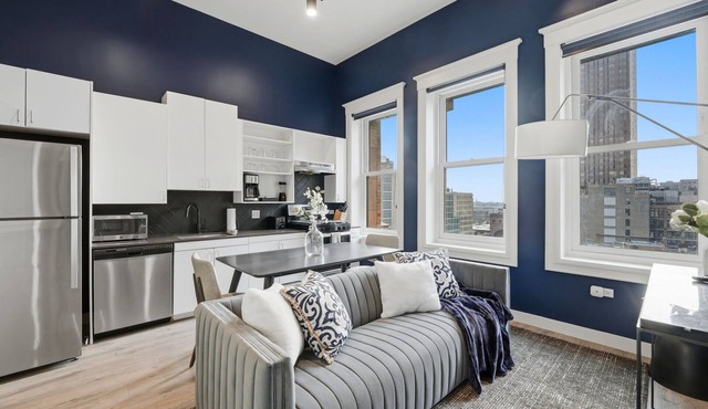 Plymouth Studio Suite with Gym, Rooftop, and Lobby