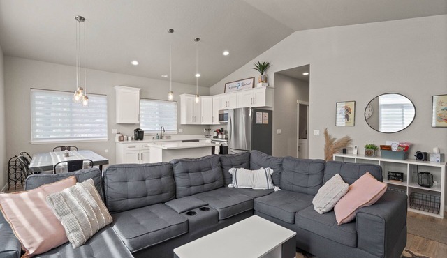 PNW ~ Bayview Bigfoot steps to Lake Pend Oreille/Hot Tub