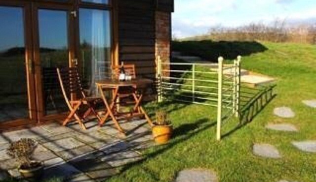 Poachers Hut 1-bed Cottage, Sleeps 2, Pet Friendly