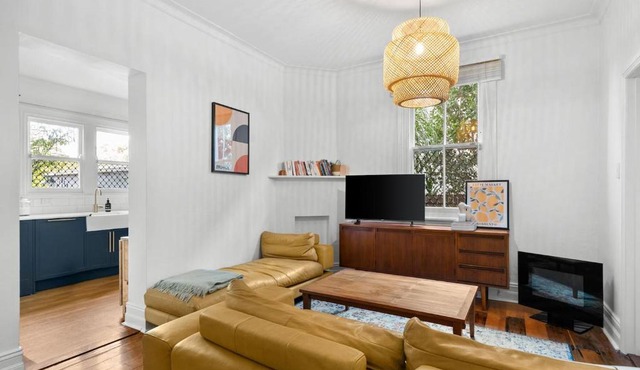Pocket of Petersham - A Stylish Inner-West Retreat