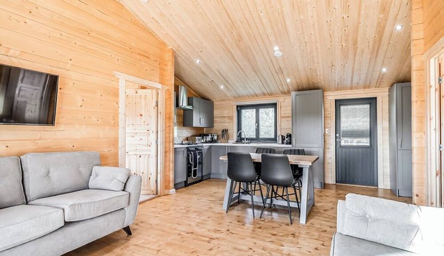 Pockthorpe Lodge (Pet)