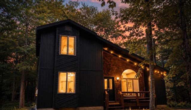 Pocono Base Camp Cozy Modern Retreat + Golf Cart