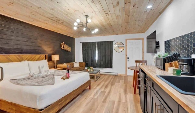 Pocono Bold & Modern | Firepits | Pet Friendly