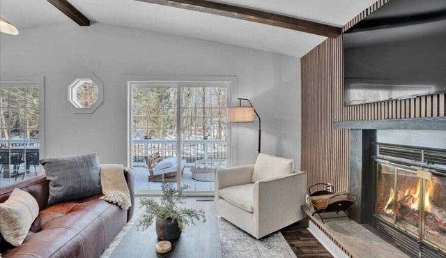 Pocono Chalet| Hot Tub| Firepit