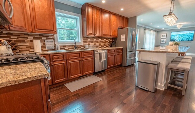 Pocono Chateau>Hot Tub|GameRoom|Theater|Fireplaces