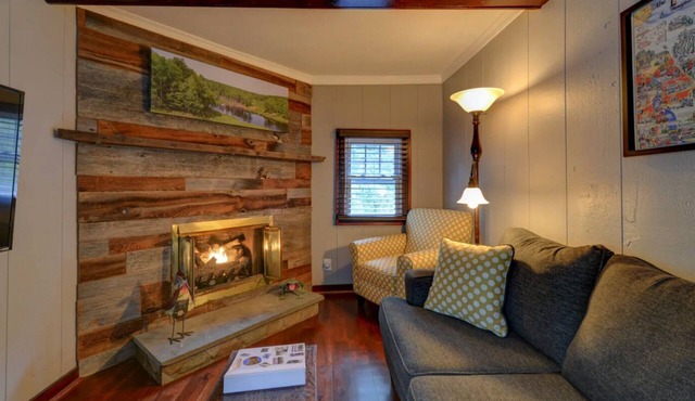 Pocono Getaway /Hot Tub /Fire Pit /Volleyball /Billiards /Ping Pong /Poker