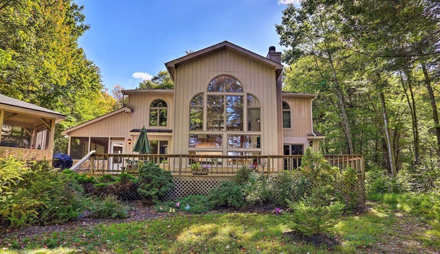 Pocono Lake Paradise w/Private Beach & Dock!