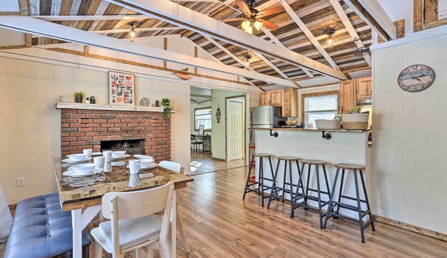 Pocono Lake Retreat w/Fire Pit + Private Hot Tub!