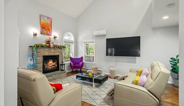 Pocono, Minutes to skii parks, Hot Tub, Fire Pit, Games, Private space