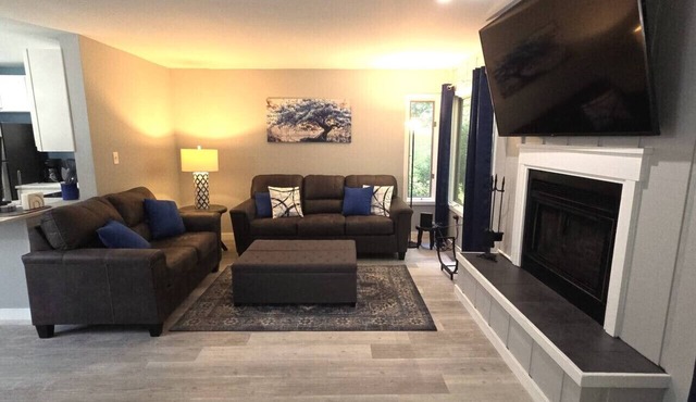 Pocono Mountains Escape - 2 Bed, 2.5 Bath, private townhome with fireplace