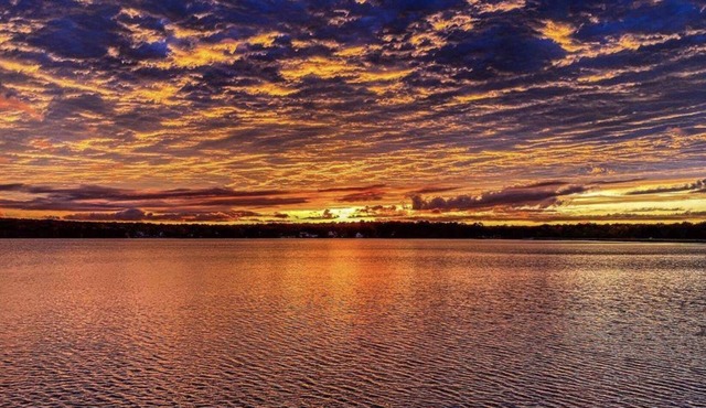 POCONO MOUNTAINS Swim Bike Hike Fish Grill Firepit Wifi Pool Arrowhead Lake