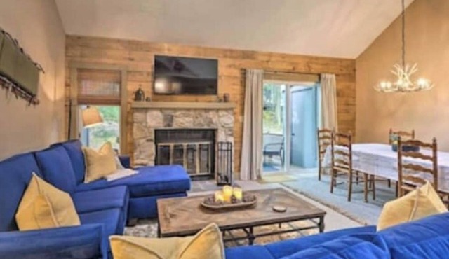 Pocono Pad, 4 Seasons of Fun! Walk to Jack Frost