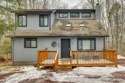 Pocono Pines Home w/Private Hot Tub!