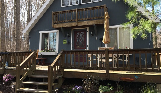 Pocono Vacation Cottage in Lake Naomi- Long term rental in a quiet neighborhood