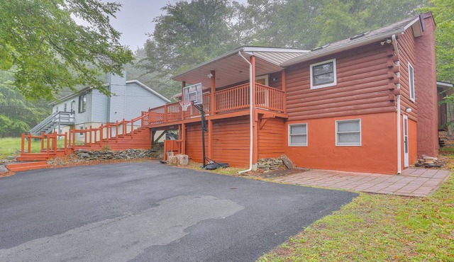 Pocono Vacation Rental with Game Room!