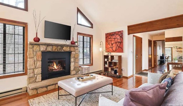 PoconoPines, Fireplace, King Bd, Pets, Skiing