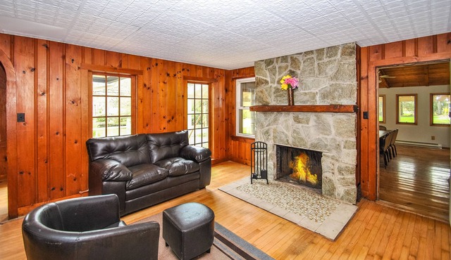 PoconoRental.House - Free 4th Night - #1 Le Chateau w/8 Bed/8.5 Bath