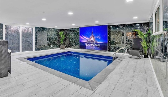 *Poconos Cave Indoor Heated Pool/Private Pond*