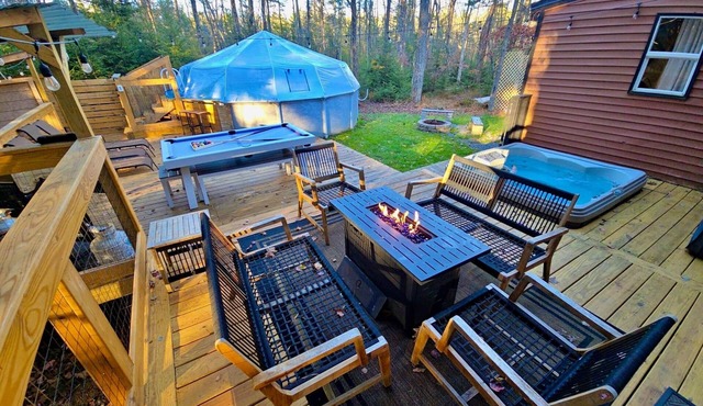 Poconos Cottage Heated Pool w/Winter Dome Hot Tub Game Room