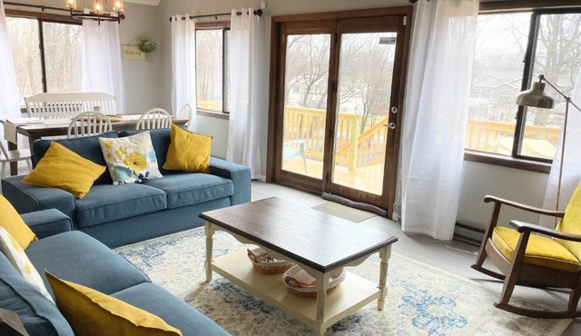 Poconos Family Cottage