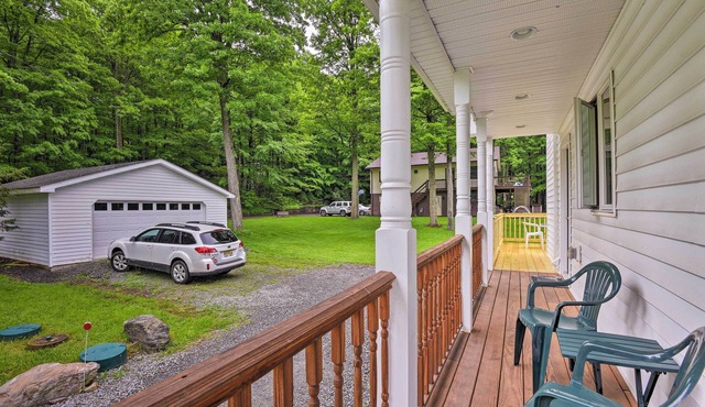 Poconos Home w/ Spacious Deck: 6 Mi to State Park!