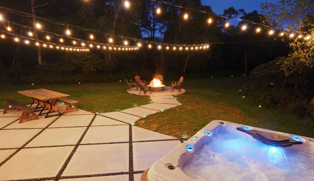 Poconos Hot tub & Fire-Pit, Jacuzzi, 18 min to ski - The Shyre House