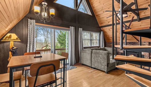 Poconos Pines - Lake Access, Hot Tub, Sauna, Fire Pit!