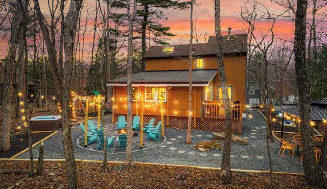 Poconos Play Heaven - Hot Tub, Game Room, Slides!