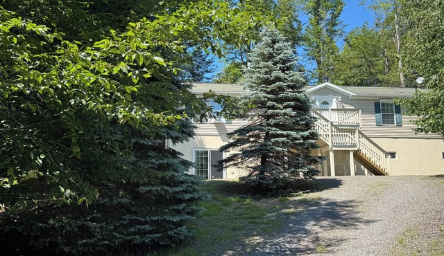 Poconos Retreat: Pools, Sauna, Lake & Outdoor Fun