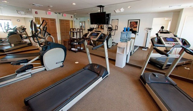 Poconos Studio Suite w/Kitchenette | Free Breakfast
