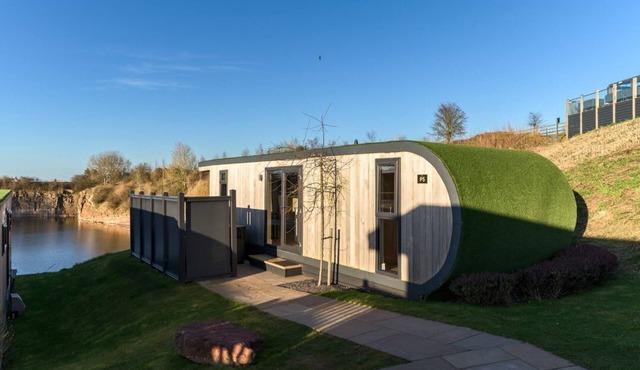 Pods by the Lake (Pet), Penrith